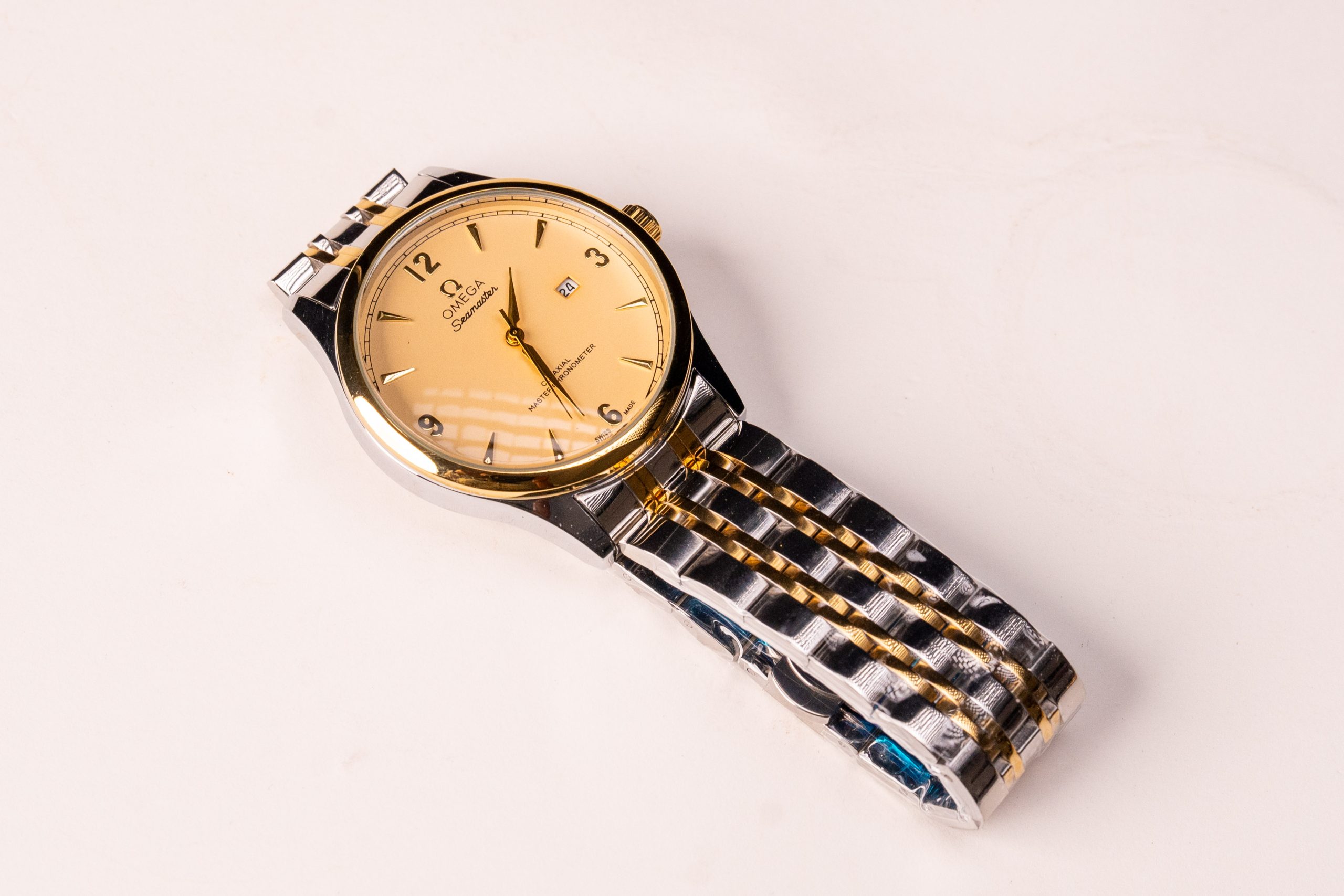 OMEGA Seamaster  quartz movement Replica - Image 5